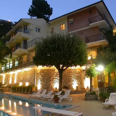 Hotel Corallo 4*